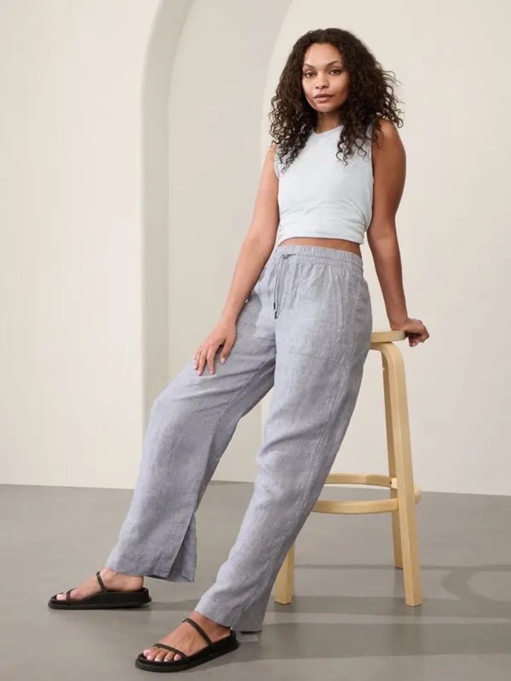 Athleta Retreat Linen Jogger Pants Grey with and Drawstring Pockets Petite